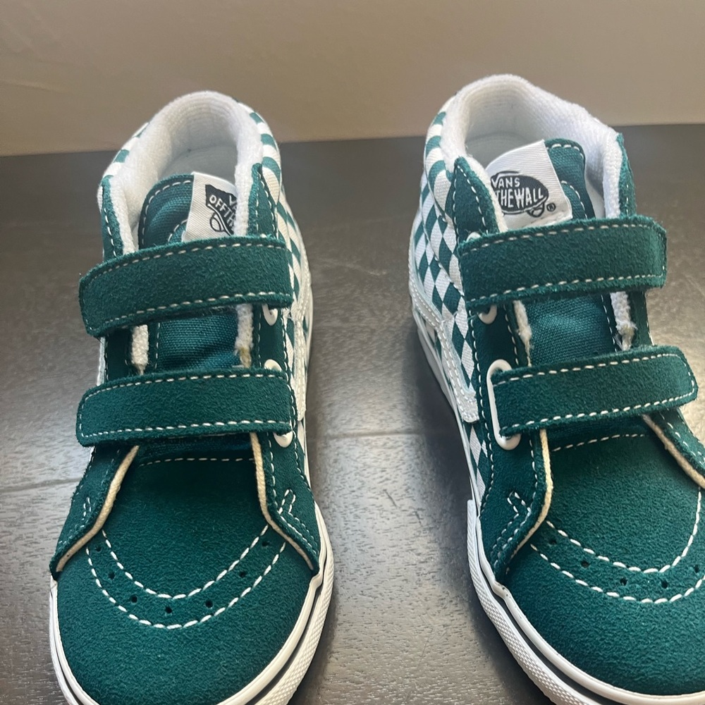 Toddler vans size 9. New w/out box. Never worn!